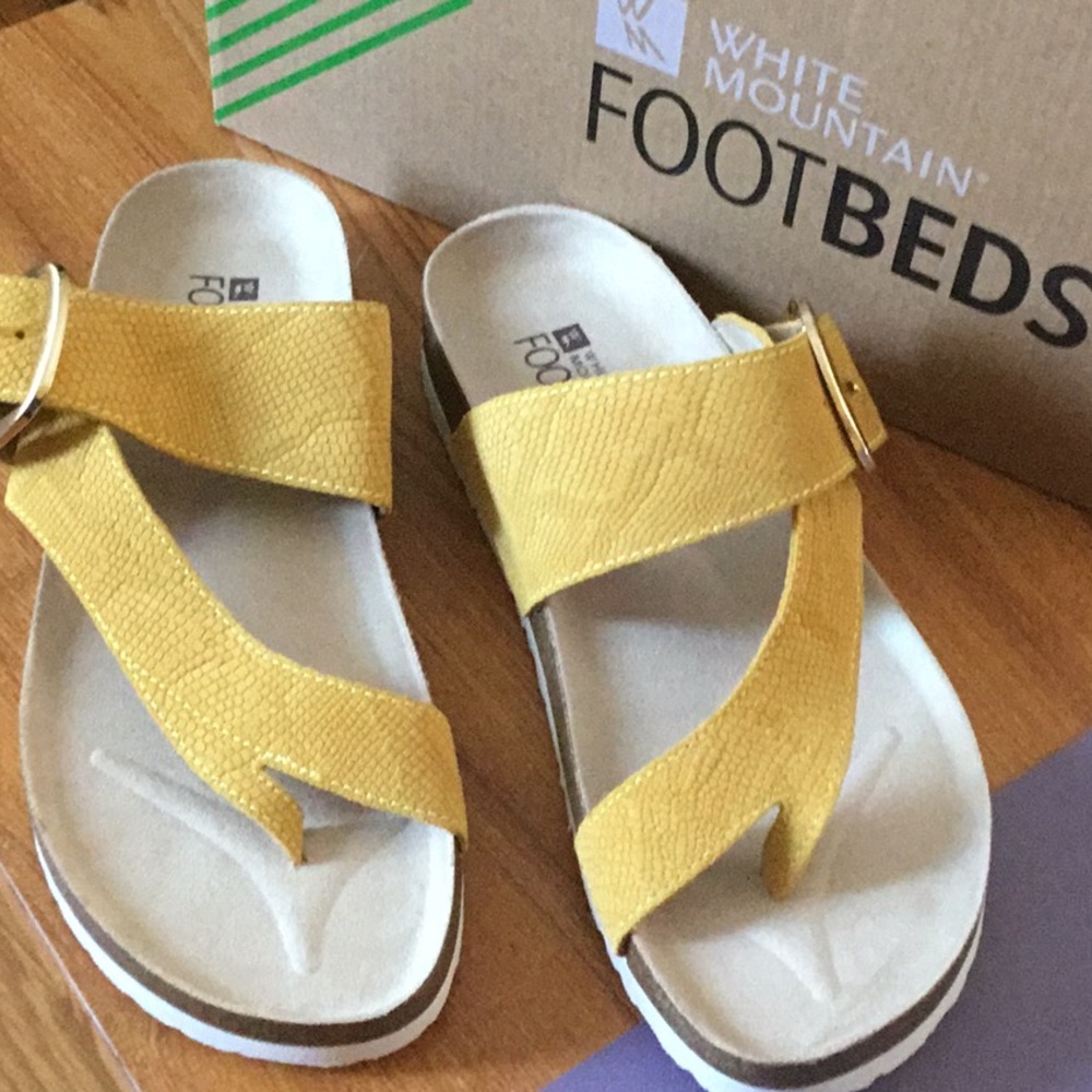 White Mountain footbeds sandals Size - 8